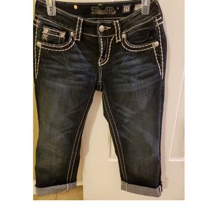 Miss Me Signature Cuffed Capri Size 25